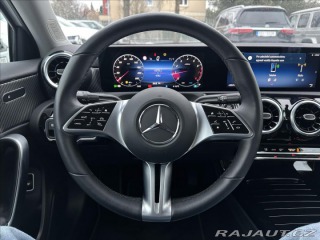 Mercedes-Benz A 200 sedan 2023