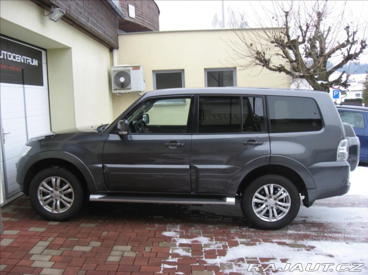 Mitsubishi Pajero 3,2 DI-D 190PS Plus Star 2017