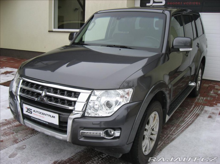 Mitsubishi Pajero 3,2 DI-D 190PS Plus Star 2017