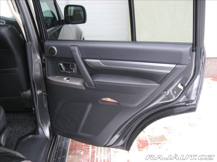 Mitsubishi Pajero 3,2 DI-D 190PS Plus Star 2017