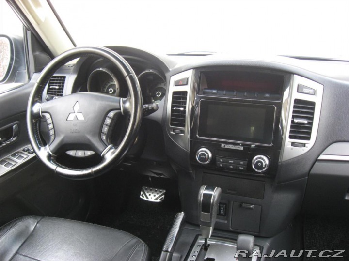 Mitsubishi Pajero 3,2 DI-D 190PS Plus Star 2017