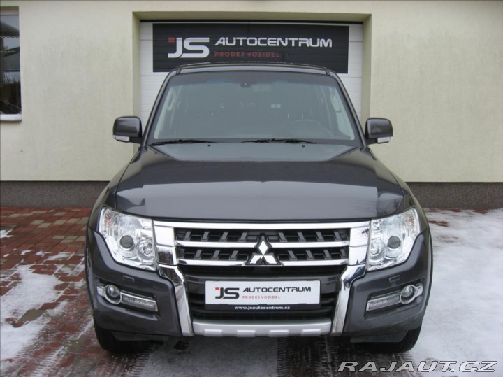 Mitsubishi Pajero 3,2 DI-D 190PS Plus Star 2017