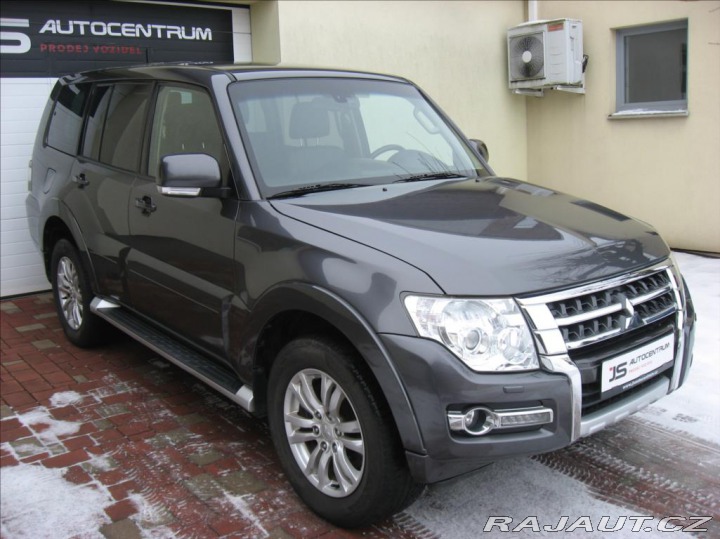 Mitsubishi Pajero 3,2 DI-D 190PS Plus Star 2017