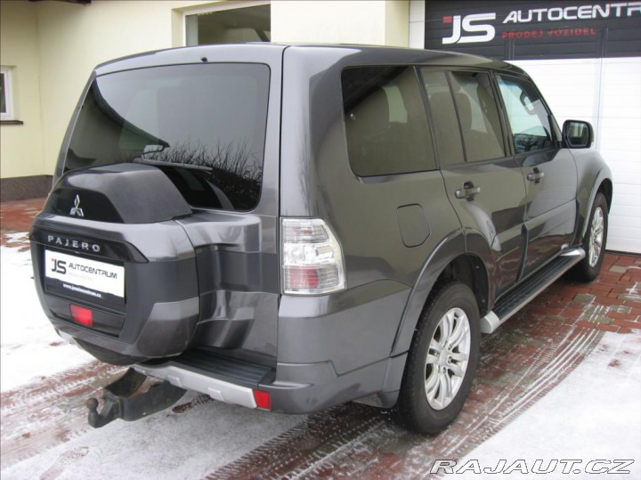Mitsubishi Pajero 3,2 DI-D 190PS Plus Star 2017