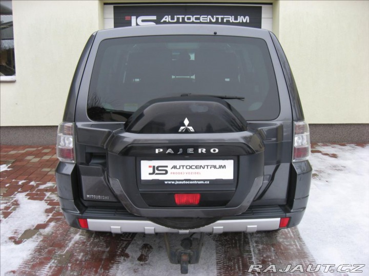 Mitsubishi Pajero 3,2 DI-D 190PS Plus Star 2017