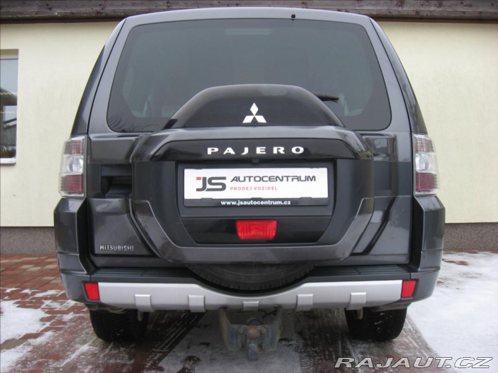 Mitsubishi Pajero 3,2 DI-D 190PS Plus Star 2017