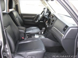 Mitsubishi Pajero 3,2 DI-D 190PS  Plus Star 2017