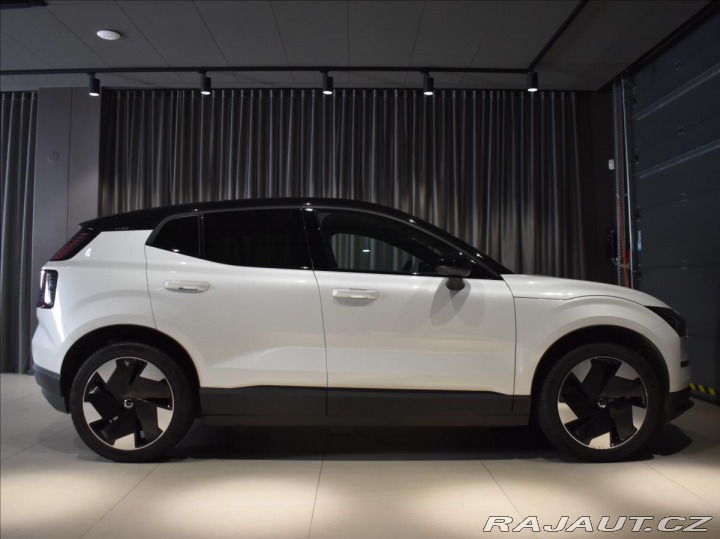 Volvo EX30 0,0 Single PLUS Ext Range 2024