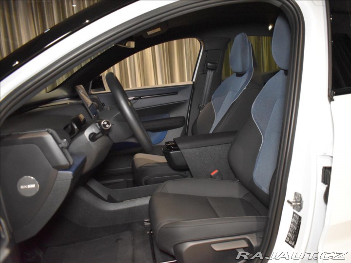 Volvo EX30 0,0 Single PLUS Ext Range 2024