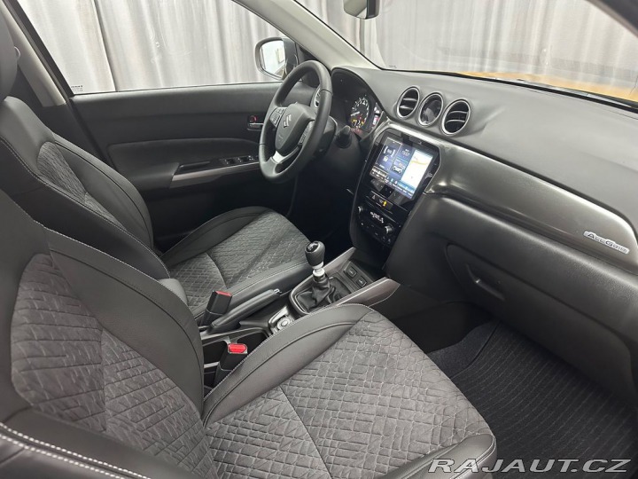 Suzuki Vitara 1,4 Ele.pano4x4-K odběru 2025