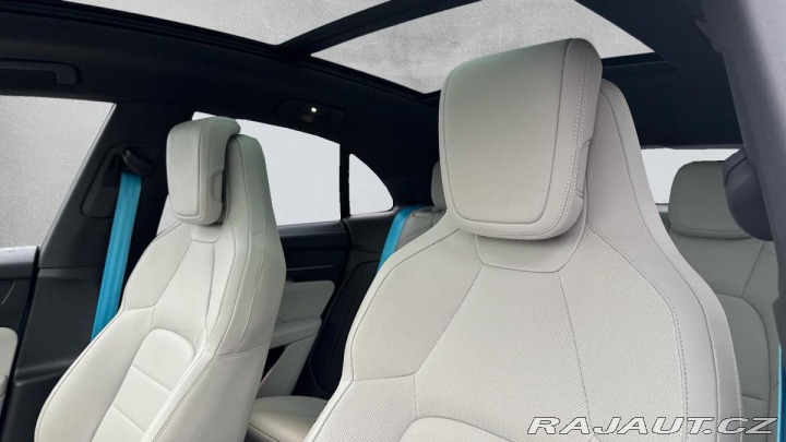 Porsche Macan 4 Electric 2024