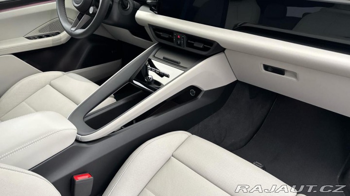 Porsche Macan 4 Electric 2024