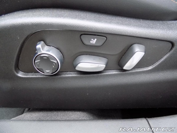 Cadillac Ostatní modely XT4 2.0i/AWD/Full-Led/NAVI/ 2022