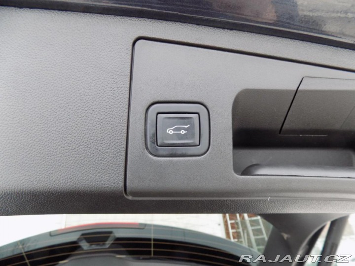 Cadillac Ostatní modely XT4 2.0i/AWD/Full-Led/NAVI/ 2022