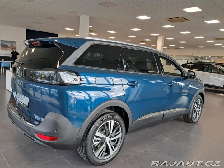 Peugeot 5008 1,5 130 EAT8 ALLURE PAC 2024