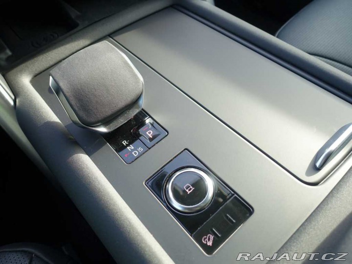 Land Rover Discovery 5 3,0 S D250 4x4 7 míst 2024