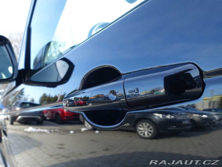 Land Rover Discovery 5 3,0 S D250 4x4 7 míst 2024