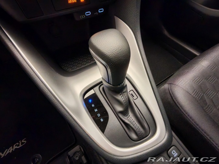 Toyota Yaris 1,5 AT Hybrid Comfort 2024