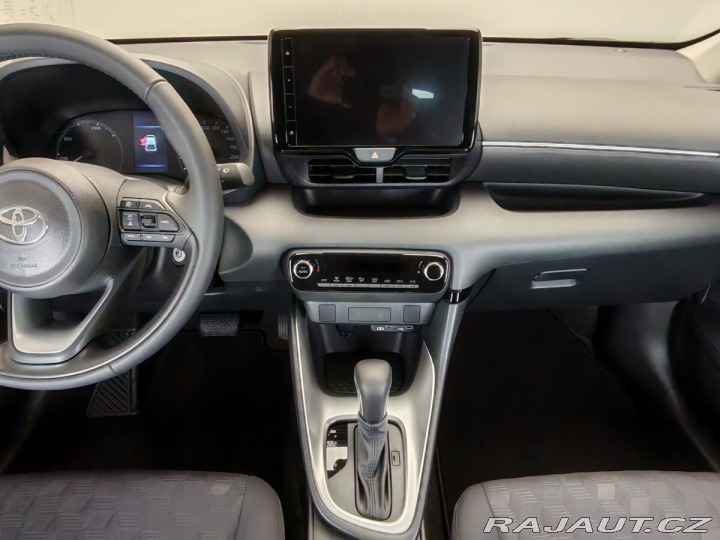 Toyota Yaris 1,5 AT Hybrid Comfort 2024