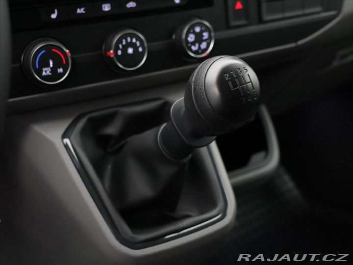 Volkswagen Transporter 2,0 TDI 110kW DR 9-Míst C 2024