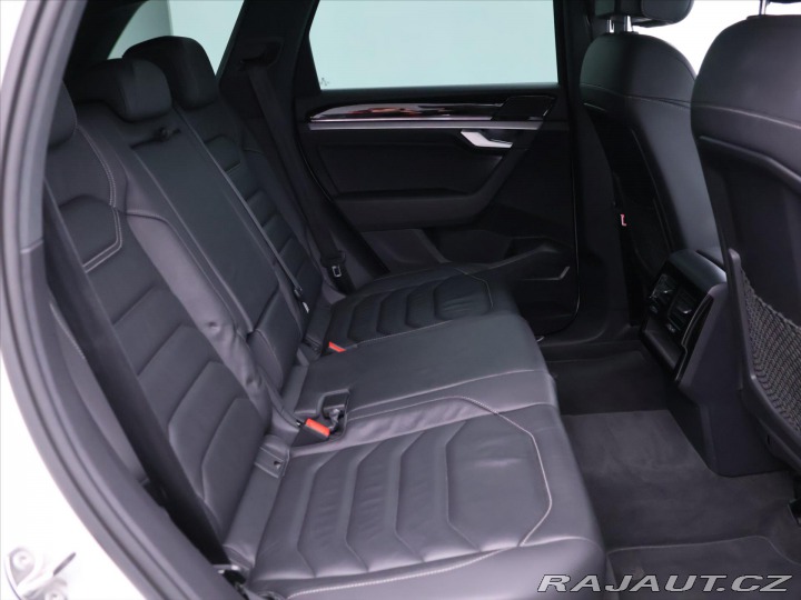 Volkswagen Touareg 3,0 V6 TDI 210kW R-Line V 2021