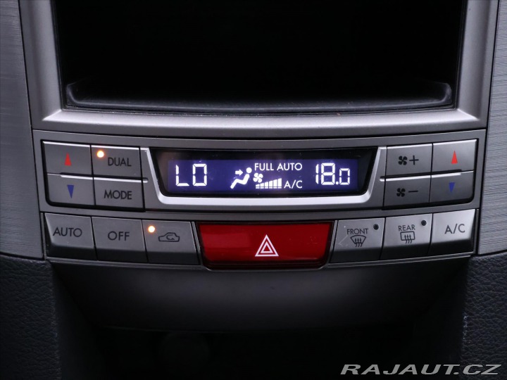 Subaru Legacy 2,0 i 110kW AWD Serv.knih 2011