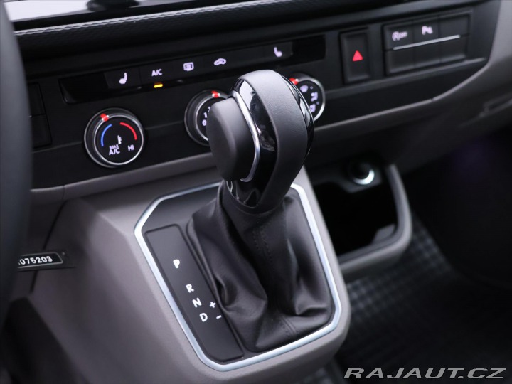 Volkswagen Transporter 2,0 TDI DSG Bulli Long 9- 2024