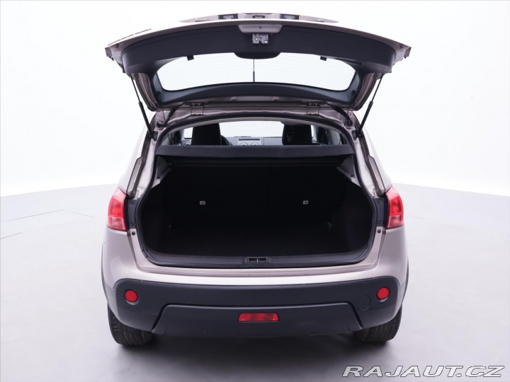 Nissan Qashqai 2,0 i 104kW 4WD Aut.klima 2009