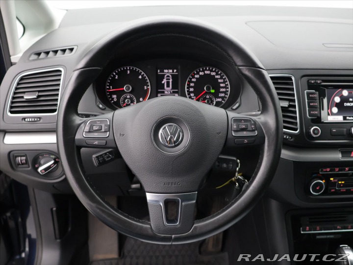 Volkswagen Sharan 2,0 TDI 125kW DSG Xenon 7 2011