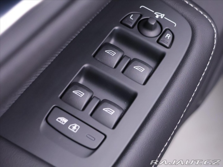 Volvo V60 2,0 T4 R-Design 1.Maj LED 2020