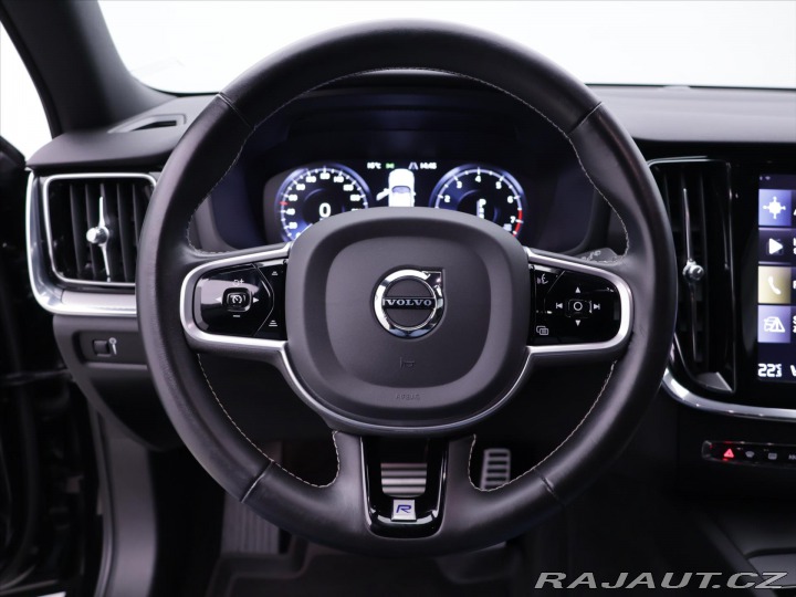 Volvo V60 2,0 T4 R-Design 1.Maj LED 2020