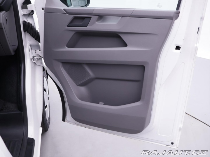 Volkswagen Transporter 2,0 TDI LONG 9-Míst 1.Maj 2020