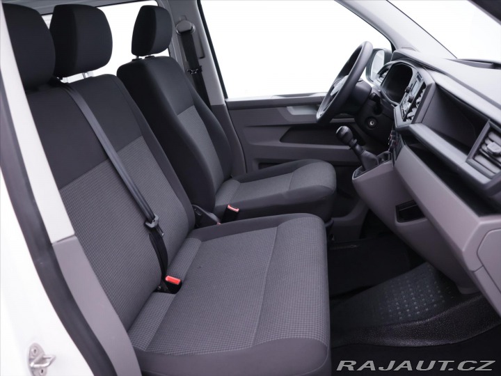 Volkswagen Transporter 2,0 TDI LONG 9-Míst 1.Maj 2020
