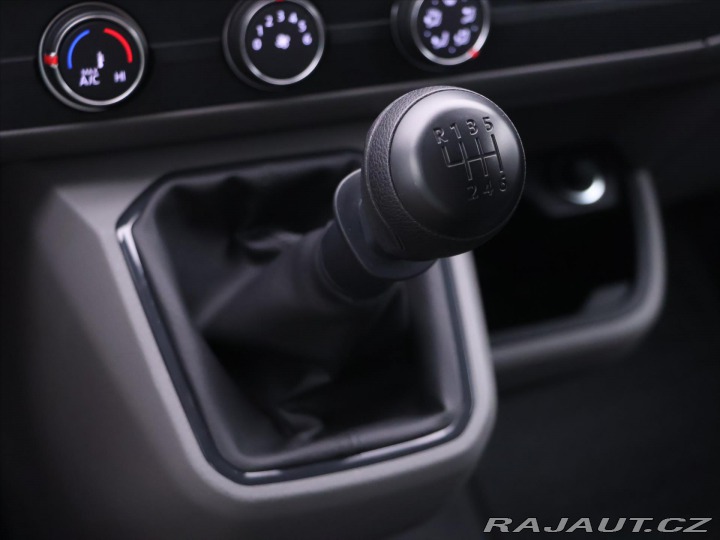 Volkswagen Transporter 2,0 TDI 110kW Long 6-Míst 2024