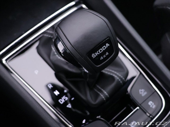 Škoda Karoq 2,0 TDI 4x4 DSG Sportline 2024