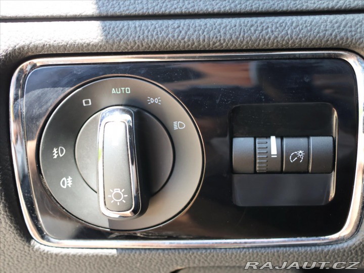 Škoda Superb 2,0 TDI 103kW DSG Xenon 1 2015