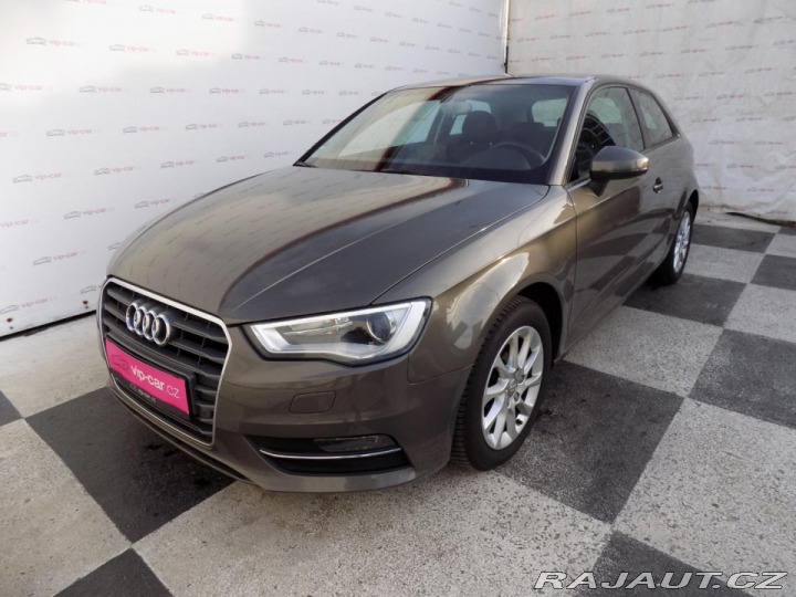 Audi A3 1.6TDI/Bi-xenon/NAVI/ 2014