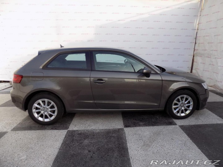 Audi A3 1.6TDI/Bi-xenon/NAVI/ 2014