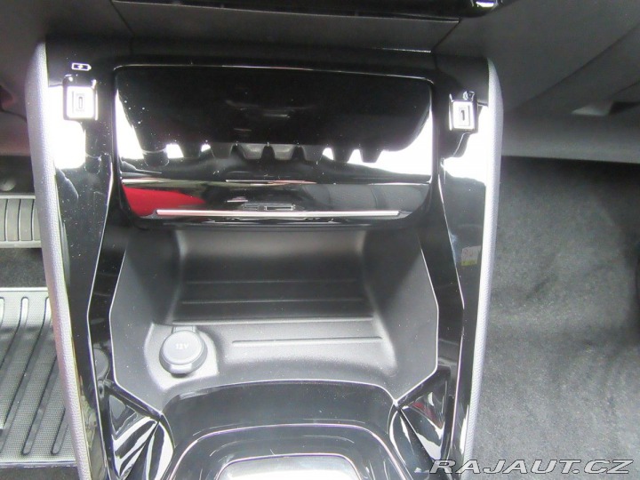 Peugeot 2008 ALLURE PureTech 130 EAT8 2025