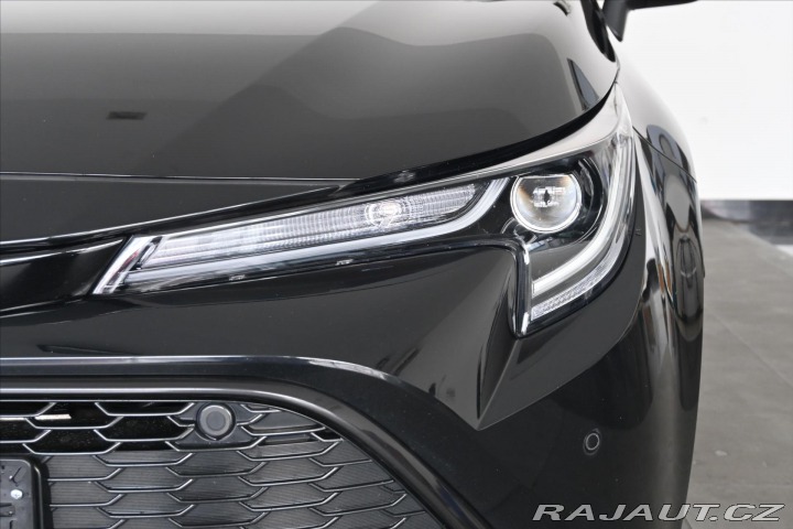 Toyota Corolla 2,0 HYBRID 112 kW eCVT Zá 2020