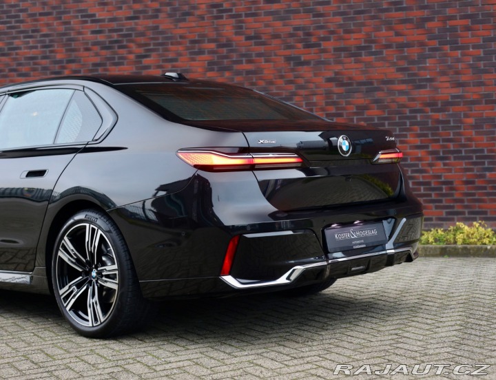 BMW 7 740d M SPORT xDrive *Pan 2023
