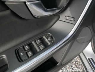 Volvo V60 2,0 D2 Automat REZERVACE 2016