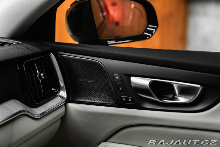 Volvo V60 B4 (D) Plus Dark AT8 FWD, 2024