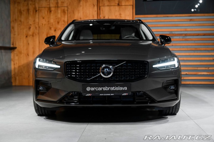 Volvo V60 B4 (D) Plus Dark AT8 FWD, 2024