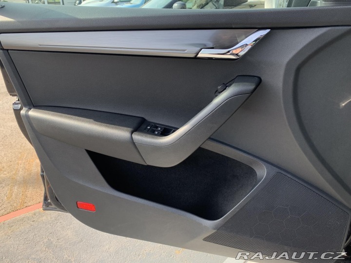Škoda Octavia 2.0TDi, 110KW ,VYHŘ. SEDA 2020