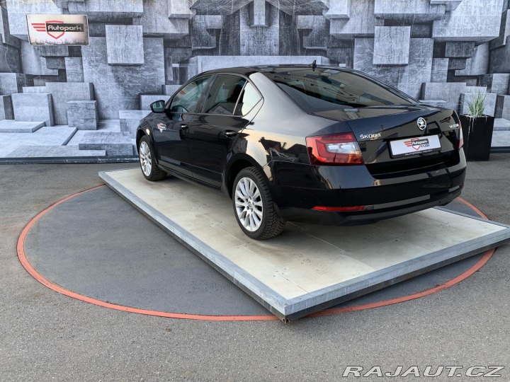 Škoda Octavia 2.0TDi, 110KW ,VYHŘ. SEDA 2020