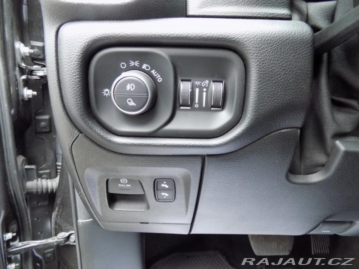 Dodge RAM 1500 5.7 HEMI/LARAMIE/LED/LPG/ 2020