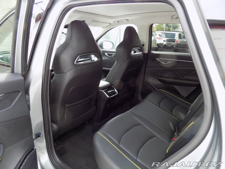 BAIC X5 1.5T/AT/Pixel-LED/PANO/DP 2025