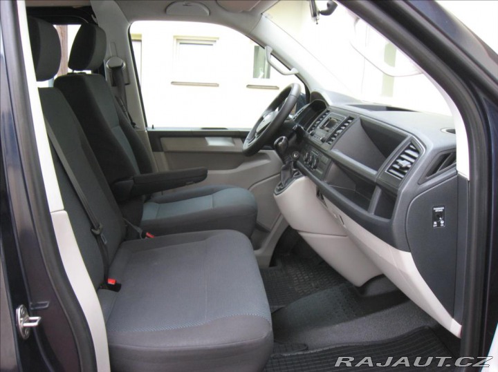 Volkswagen Transporter 2,0 TDI 150PS Kombi-9 DS 2015