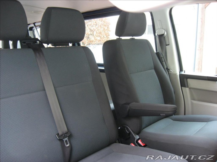 Volkswagen Transporter 2,0 TDI 150PS Kombi-9 DS 2015